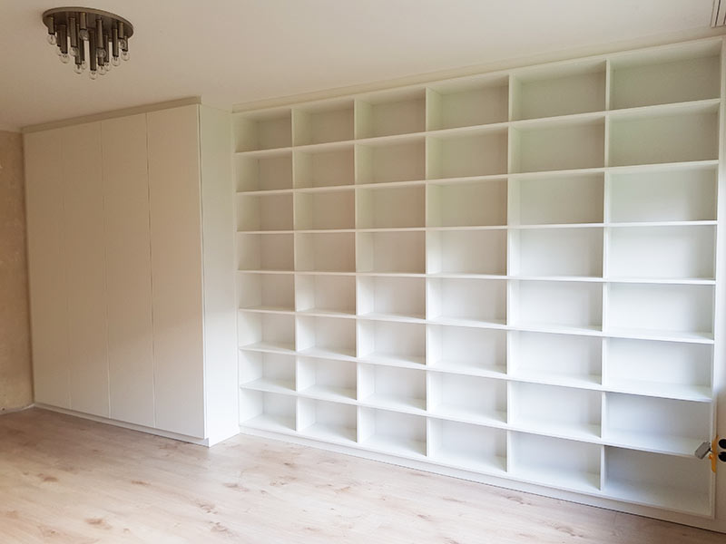 Ansicht Wandschrank und Bücherregal - individuell gefertigt by bahes