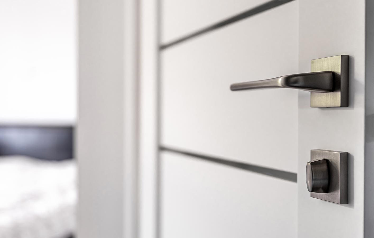 Moderne Innentüren inkl. Türdrücker bei Bahles Nahaufnahme Inntentür und Türdrücker geöffnet